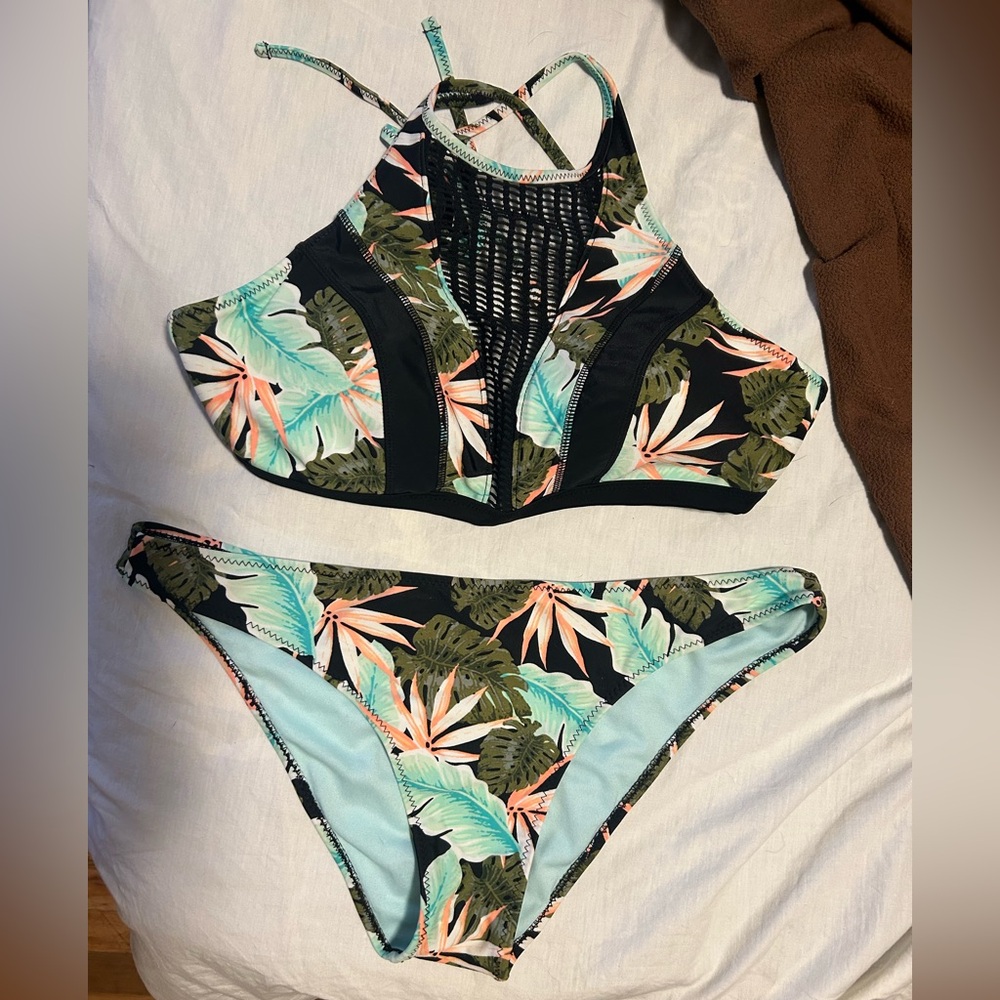 Vanilla/Beach Tropical Leaf Bikini Set - Black and Green